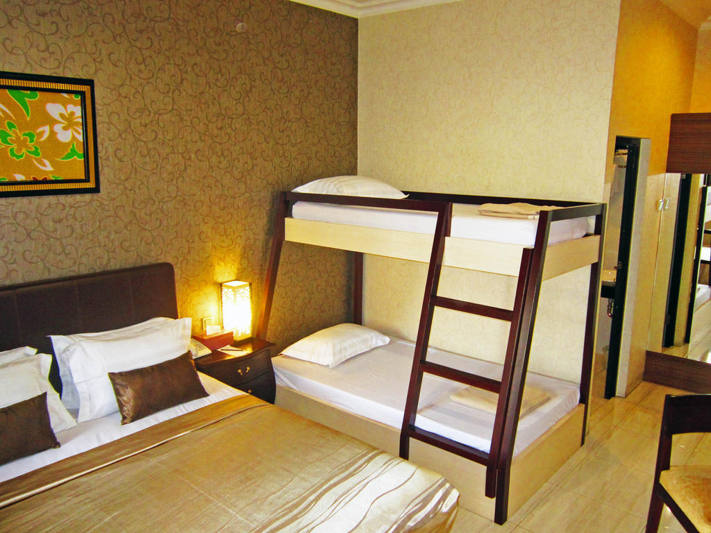 Hotel C3 Semarang Kamer foto