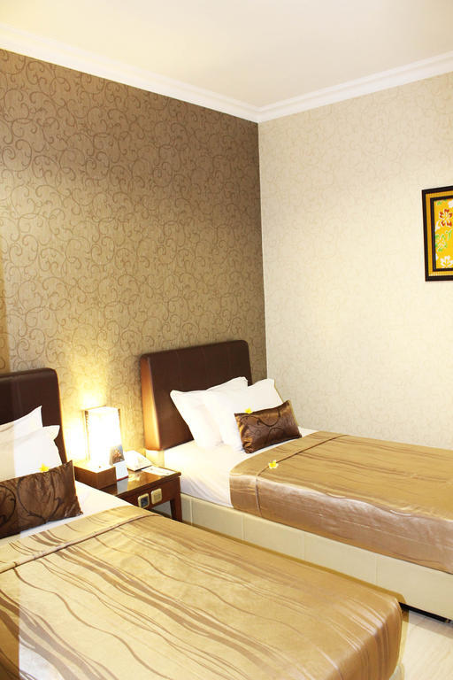 Hotel C3 Semarang Kamer foto
